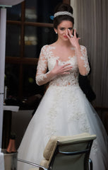 A-Line Elegant Long Sleeve Lace Bridal Gowns V-Neck Sweep Train Plus Size Wedding Dress