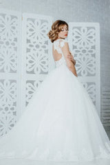 Beautiful A-Line Tulle Lace Ball Gown Wedding Dress Short Sleeve Popular Plus Size Bridal Gown