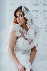 Beautiful A-Line Tulle Lace Ball Gown Wedding Dress Short Sleeve Popular Plus Size Bridal Gown