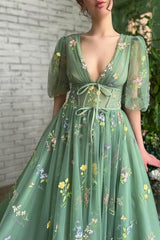 Beautiful Green V-neck A-line Appliques Prom Dress