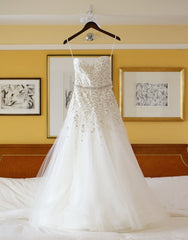 Beautiful Sweetheart Lace Beading Wedding Dress Popular Crystal Tulle Floor Length Bridal Gown