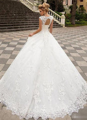 Boho A-Line Tulle Wedding Dress Sleeveless Lace Appliques Bridal Gowns with Sweep Train