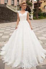 Boho A-Line Tulle Wedding Dress Sleeveless Lace Appliques Bridal Gowns with Sweep Train