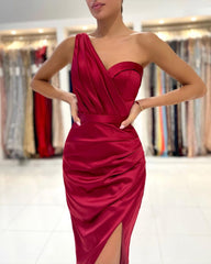 Burgundy Stretch Satin Short Slim Prom Dress One Shoulder Party Dress with Front Slit