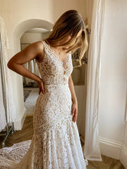 Chic Sleeveless Lace Wedding Dress Mermaid Bridal Gowns Online