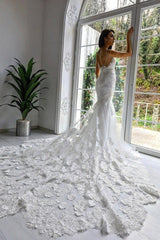 Chic Sleeveless Spaghetti Straps Mermaid Bridal Gowns with Chapel Train