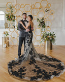 Classic Black V-Neck Wedding Dress Sleeveless With Lace Appliques