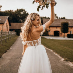 Elegant Strapless Illusion A-Line Wedding Dress with Lace