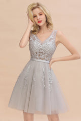 Elegant V-Neck Sleeveless Short Prom Dress | Mini Homecoming Dress With Lace Appliques