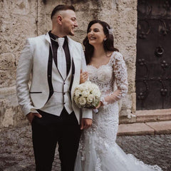 Elegant White Lace Mermaid Bridal Dress with Lace Appliques