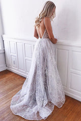 Embroidery Spaghetti-Staps Marvelous V-neck Wedding Dresses