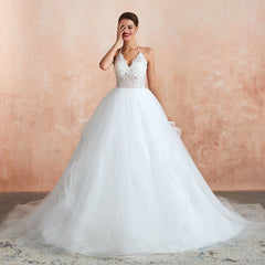 Exquisite Lace Halter Ball Gown White Wedding Dress with Open Back