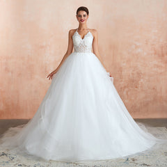 Exquisite Lace Halter Ball Gown White Wedding Dress with Open Back