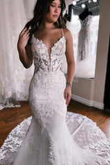 Fabulous Spaghetti-Straps Sleeveless Mermaid Lace Bridal Dress