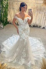 Fabulous Sweetheart Sleeveless Off-The-Shoulder Lace Bridal Dress