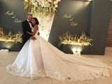 Fascinating white Sweetheart Ball Gown Appliques Wedding Dresses