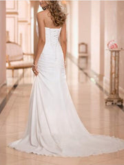 Formal Plus Size Sheath Wedding Dresses Strapless Bridal Gowns Tulle Strapless Bridal Gowns with Sweep Train