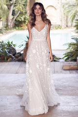 Glamorous A-Line V Neck Tulle Lace Appliques Wedding Dresses