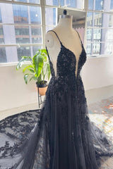 Glamorous Black Spaghetti-Straps Sleeveless Long Lace Sequins Bridal Dress