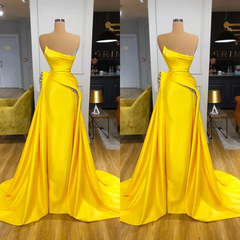 Gorgeous Long Yellow A-line Sequined Sleeveless Prom Dress