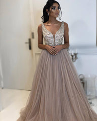 Gorgeous V-Neck Sleeveless Evening Gowns | Straps A-Line Appliques Prom Dresses