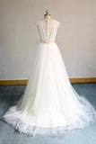 Gorgeous V-neck Sleeveless A-line Wedding Dress | Champgne Tulle Bridal Gowns With Appliques