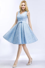 Lovely A-line Lace Knee-Length Homecoming Dress in Stock