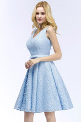 Lovely A-line Lace Knee-Length Homecoming Dress in Stock