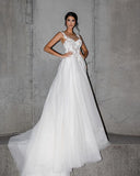 Modern Elegant A-line Appliques Tulle Wedding Dresses with Lace