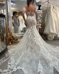 Modern Sweetheart Off-The-Shoulder Sleeveless Mermaid Lace Bridal Dress