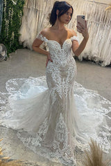 Modern Sweetheart Off-The-Shoulder Sleeveless Mermaid Lace Bridal Dress