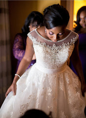 New Arrival Crystal Lace Wedding Dress A-Line Court Train Bridal Gowns