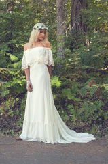 Off The Shoulder Bohemian Wedding Dresses Lace Summer Beach Wedding Gown BO6883