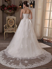 Princess A-Line Strapless Wedding Dress Scalloped-Edge Satin Tulle Sleeveless Bridal Gowns with Chapel Train