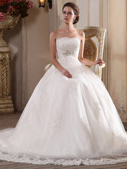 Princess A-Line Strapless Wedding Dress Scalloped-Edge Satin Tulle Sleeveless Bridal Gowns with Chapel Train