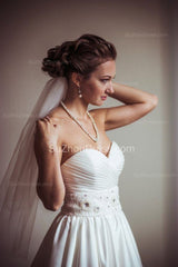 Royal Sweetheart Satin Appliques Wedding Dress Ruffles Bridal Dress with Court Train