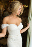 Sexy Mermaid Wedding Dress Strapless Lace Tulle Bridal Gowns with Cathedral Train