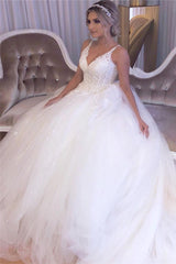 Strap Gorgeous Applique A-Line Beading V-neck Wedding Dress