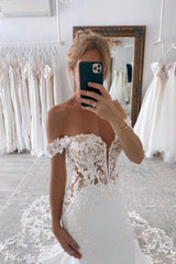 Stunning Long Mermaid Off-the-shoulder Bridal Gowns With Lace