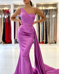 Stunning One Shoulder Slim Satin Mermaid Evening Dress with Sweep Train