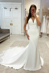 Suzhoufashion Elegant Mermaid V-Neck Sleeveless Bridal Dresses Lace Appliques