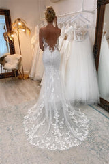 Suzhoufashion Vintage White Long Mermaid V-neck Lace Wedding Dresses