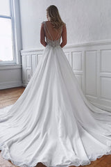 V-neck Sweep-Train Elegant Ivory A-line Appliques Wedding Dresses