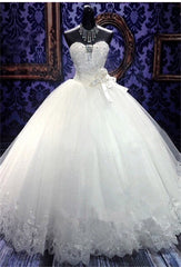 White Sweetheart Charming Organza Wedding Gowns Ball Gown Sleeveless Tiered Sash Bridal Dresses